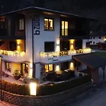 Apartment Flat Near Four Lifts In *