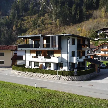 Apartmán Flat Near Four Lifts In