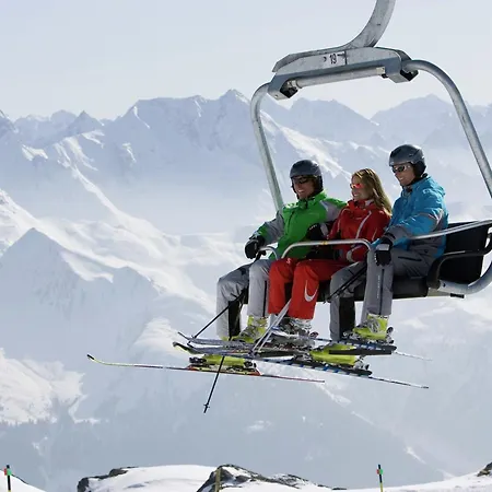 Flat Near Four Lifts In Daire Mayrhofen