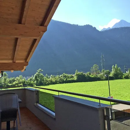 Flat Near Four Lifts In Appartement