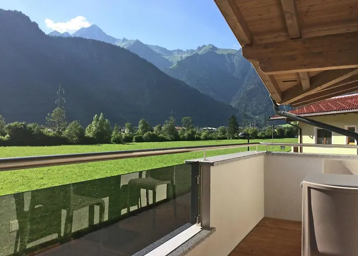 Apartment Flat Near Four Lifts In